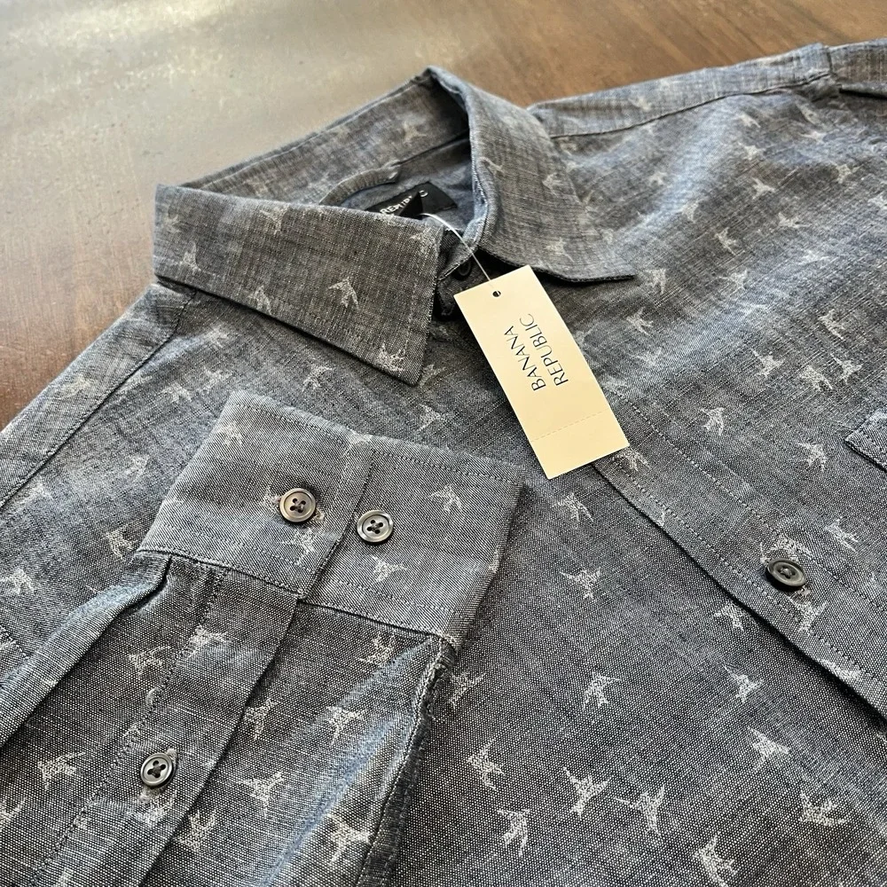 Banana Republic Soft Wash Men's S Cotton Blue Bird Print Button Down shirt NWT